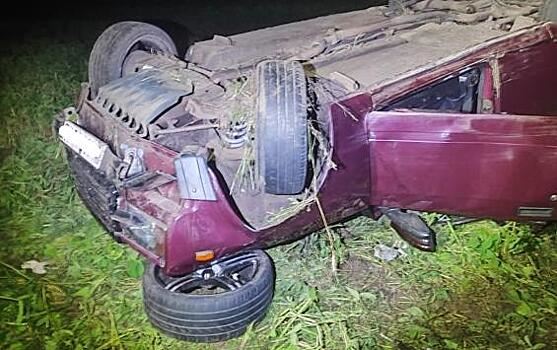 В Курской области водитель получил травмы при опрокидывании автомобиля