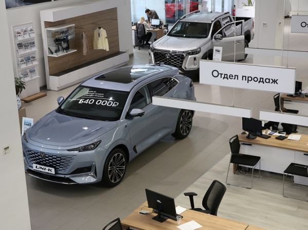 Падение российского авторынка в 2025 году может составить до 30%