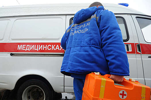 В Петербурге юноша сделал сальто и попал под машину