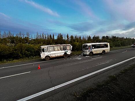 Под Оренбургом столкнулись два ПАЗика